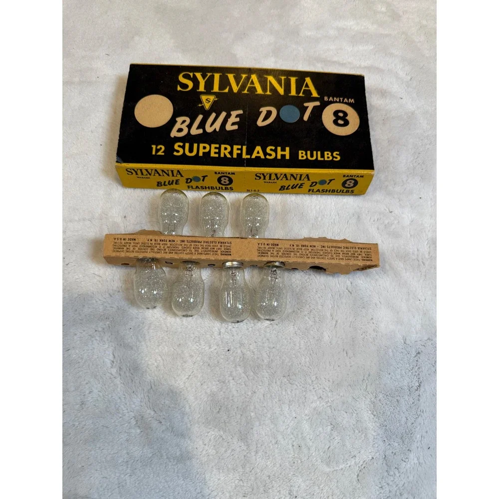 Vintage Sylvania Blue Dot Bantam 8 Superflash Bulbs 7 Count Class M‎ Medium Peak